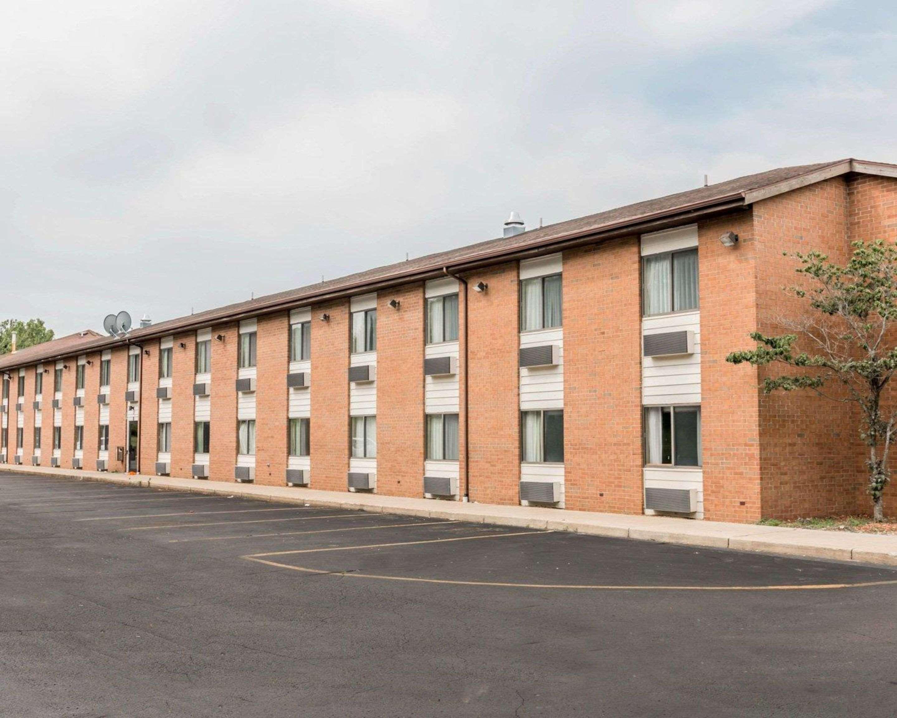 Walker Quality Inn Grand Rapids North מראה חיצוני תמונה