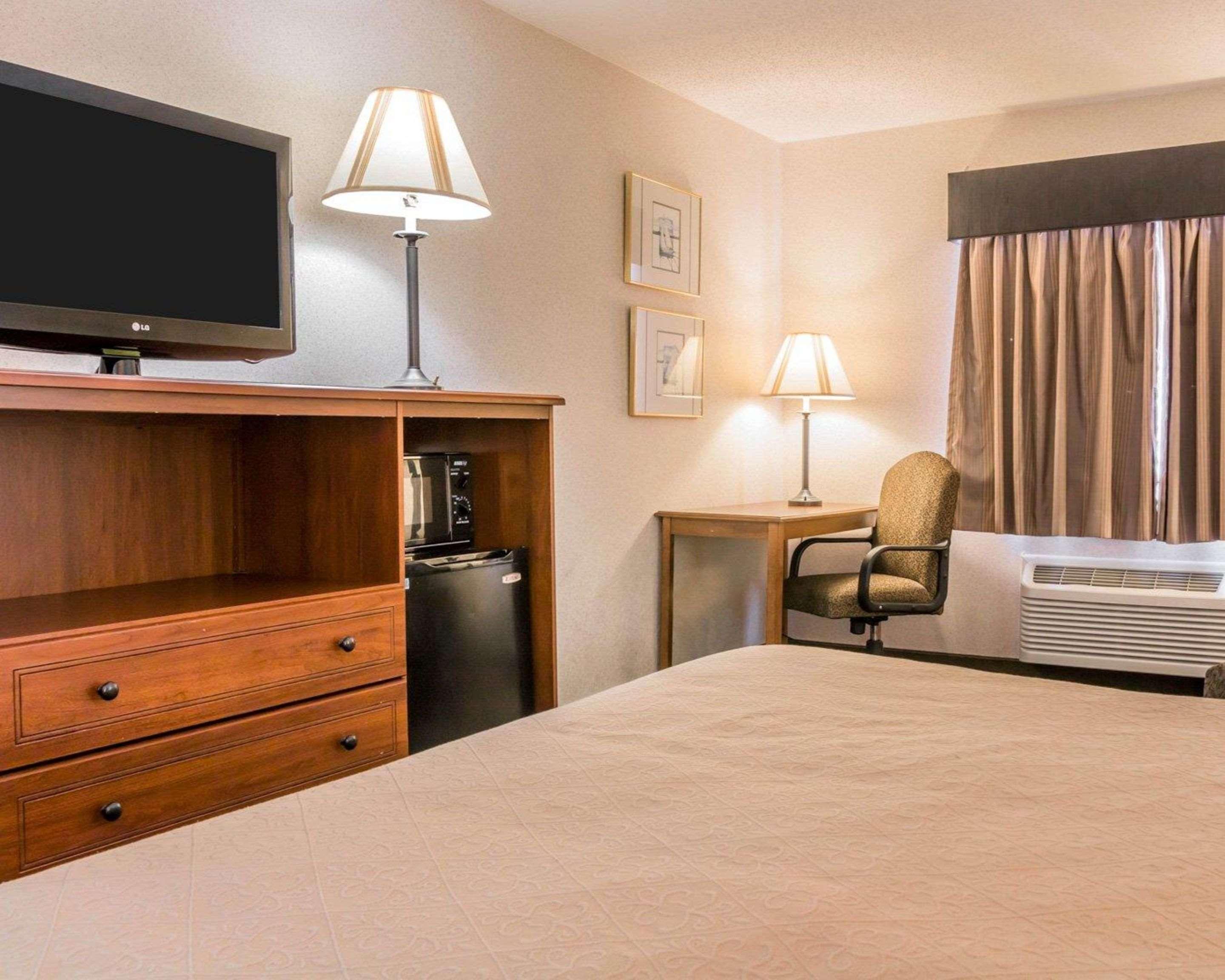 Walker Quality Inn Grand Rapids North מראה חיצוני תמונה