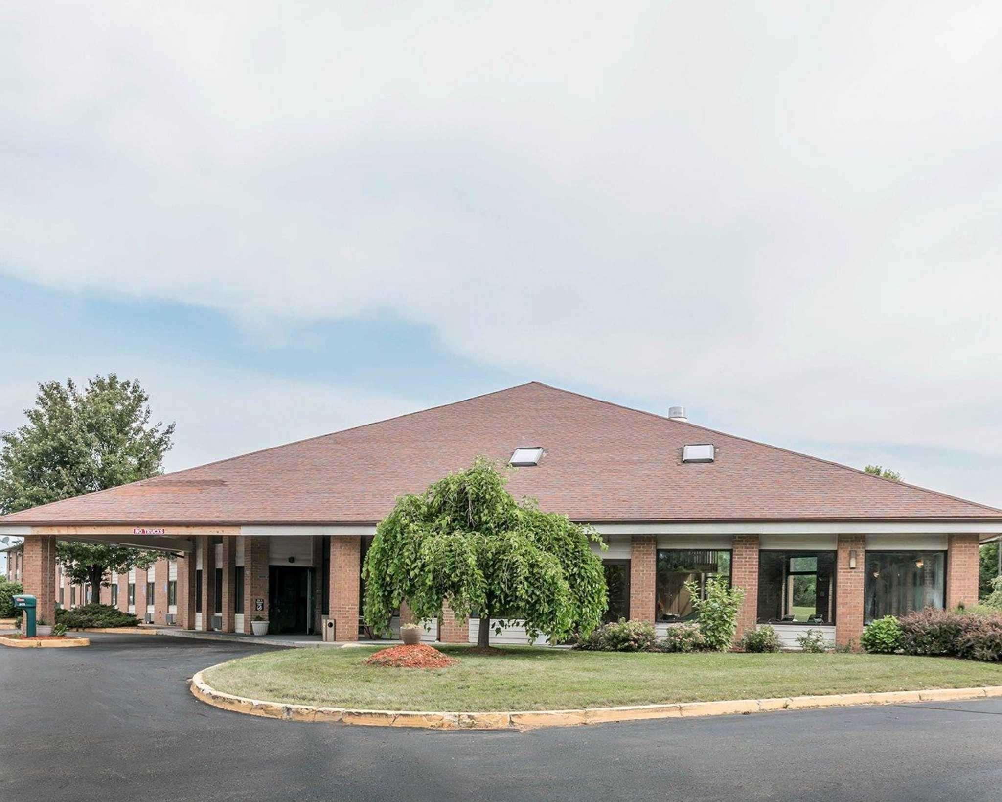 Walker Quality Inn Grand Rapids North מראה חיצוני תמונה