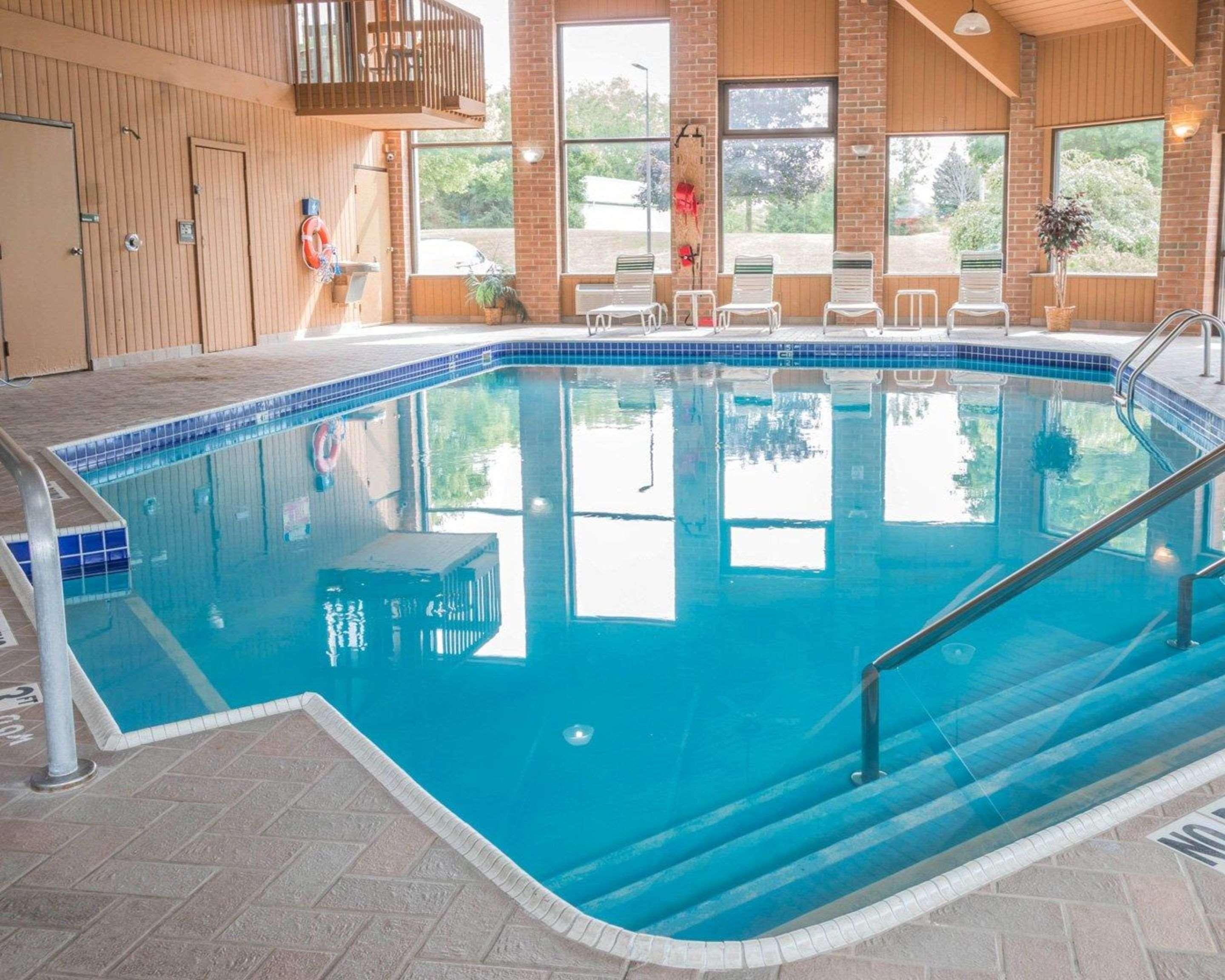 Walker Quality Inn Grand Rapids North מראה חיצוני תמונה