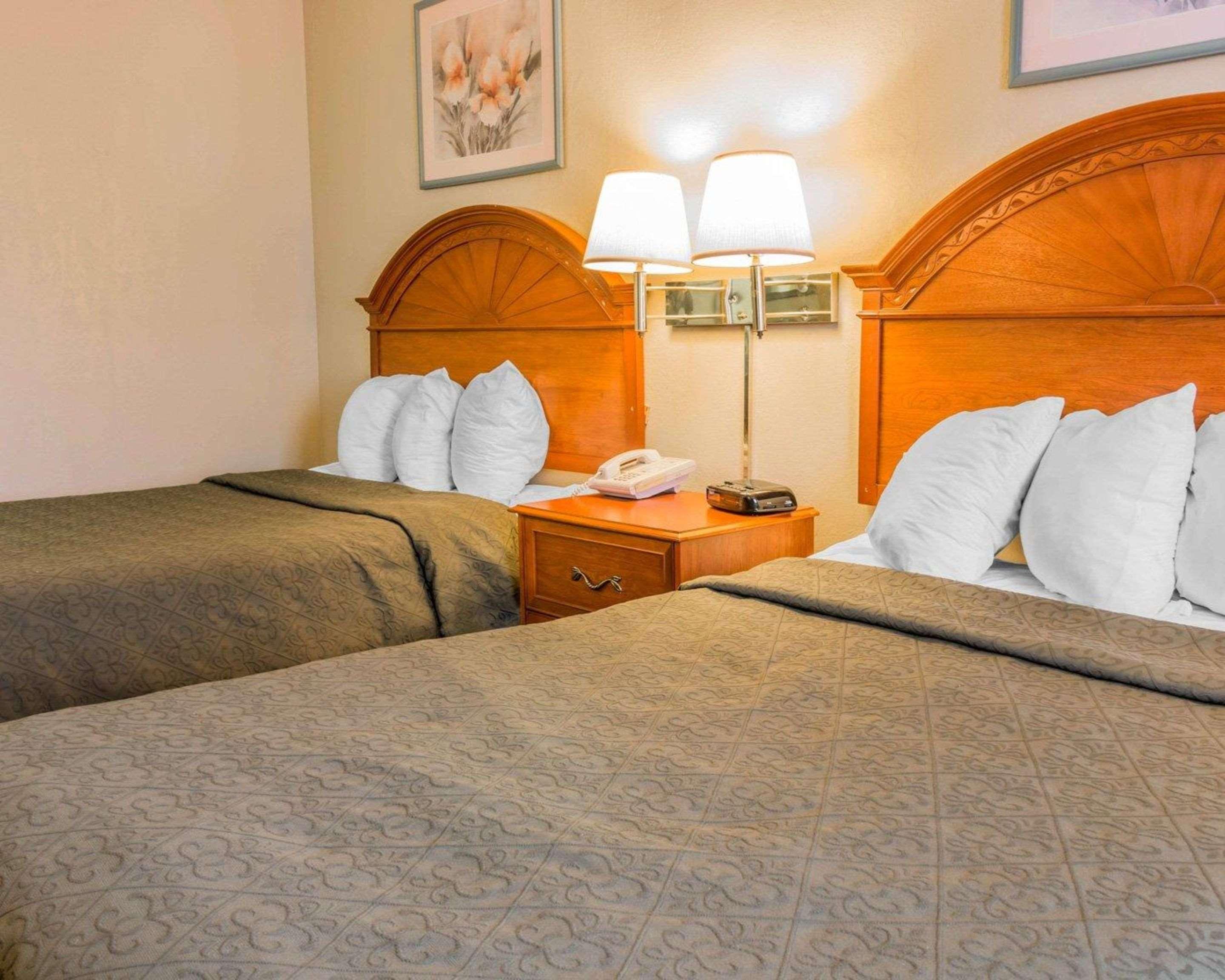 Walker Quality Inn Grand Rapids North מראה חיצוני תמונה