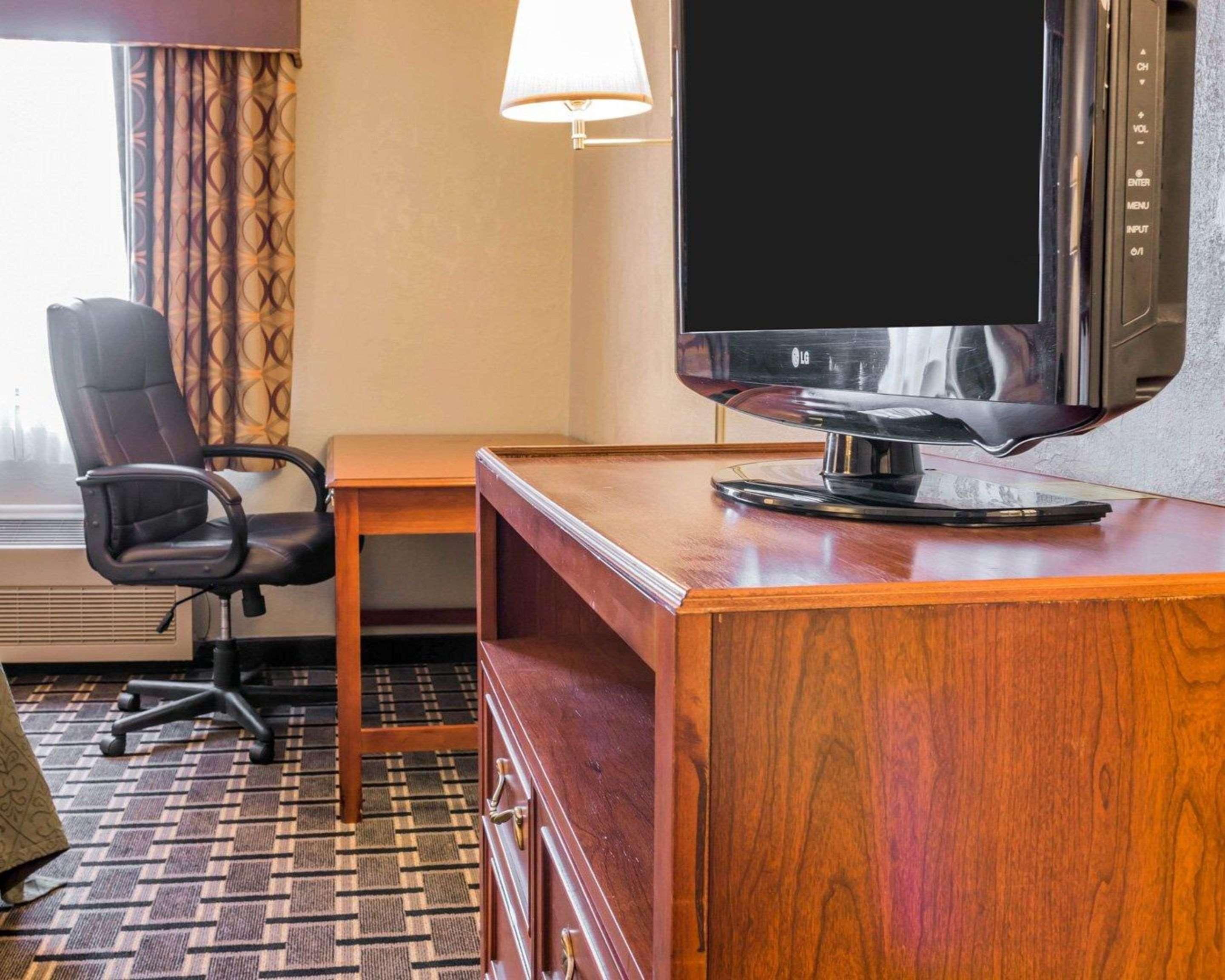 Walker Quality Inn Grand Rapids North מראה חיצוני תמונה