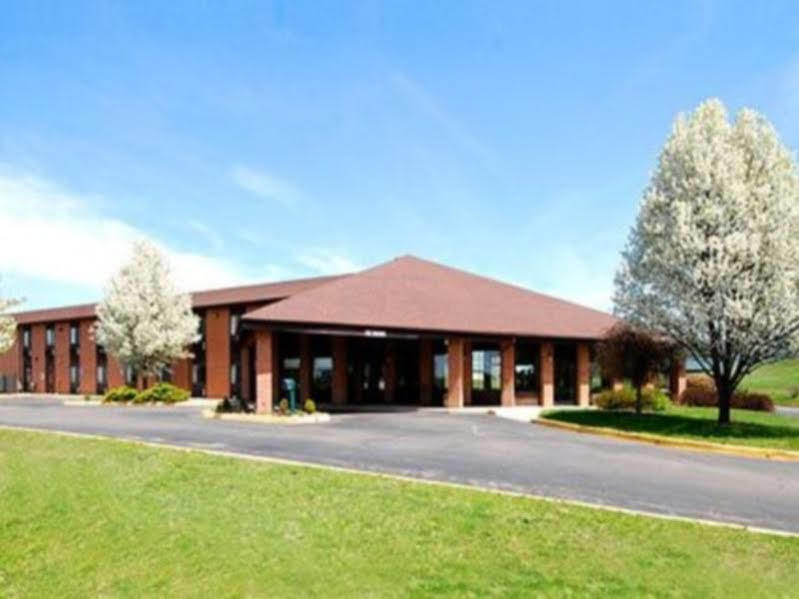 Walker Quality Inn Grand Rapids North מראה חיצוני תמונה